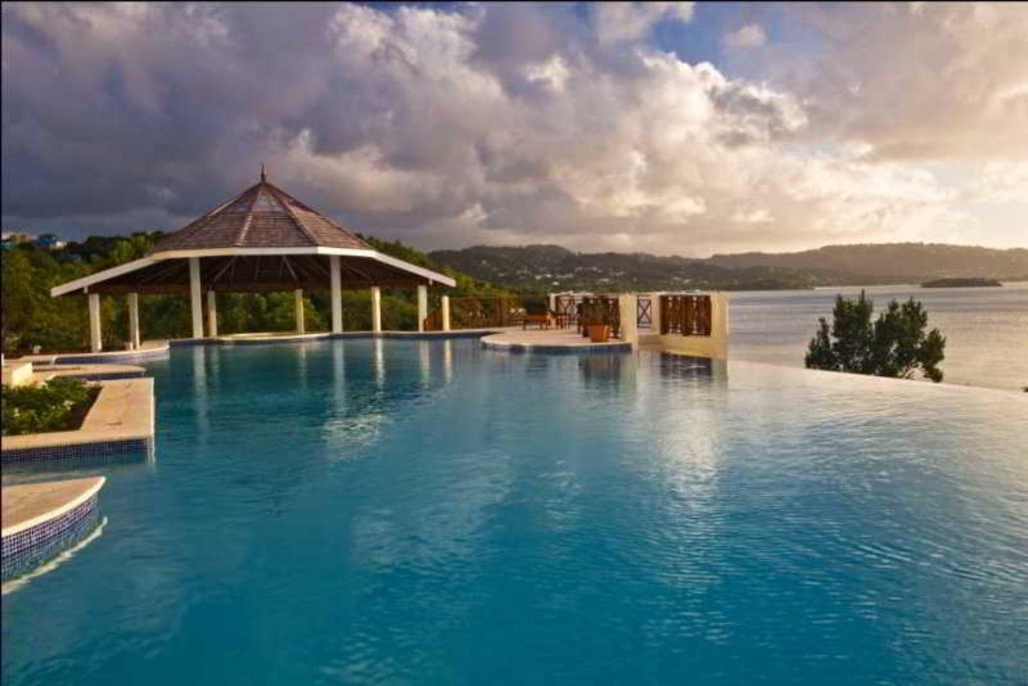 Calabash Cove Resort And Spa - Adults Only โกรส อิส์ลีต ภายนอก รูปภาพ