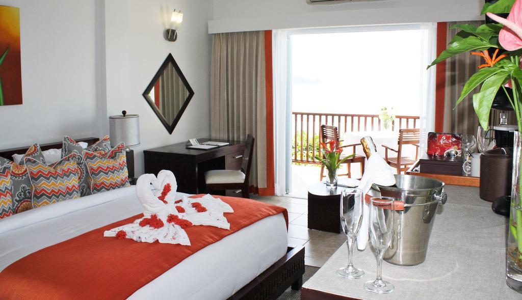 Calabash Cove Resort And Spa - Adults Only โกรส อิส์ลีต ภายนอก รูปภาพ