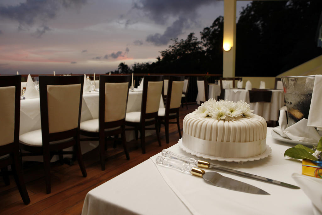 Calabash Cove Resort And Spa - Adults Only โกรส อิส์ลีต ภายนอก รูปภาพ