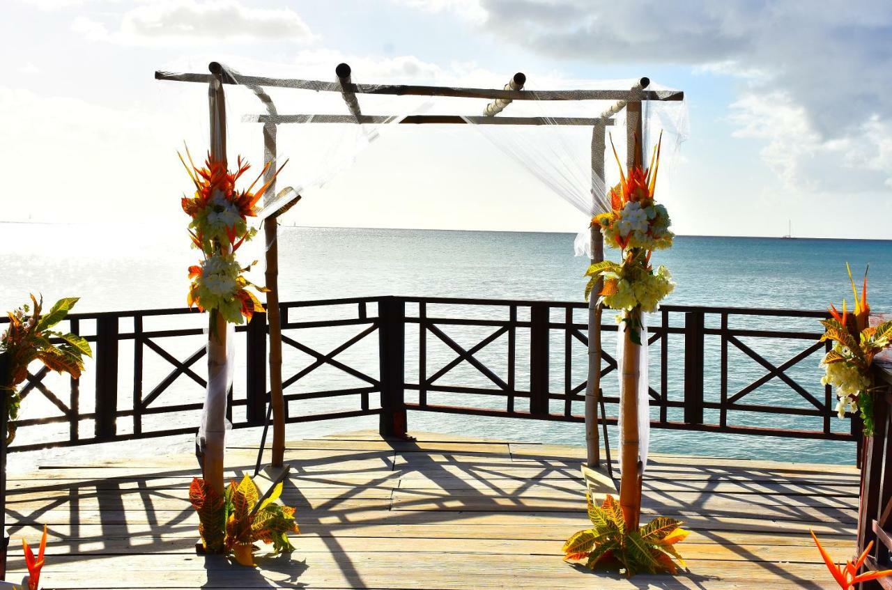 Calabash Cove Resort And Spa - Adults Only โกรส อิส์ลีต ภายนอก รูปภาพ
